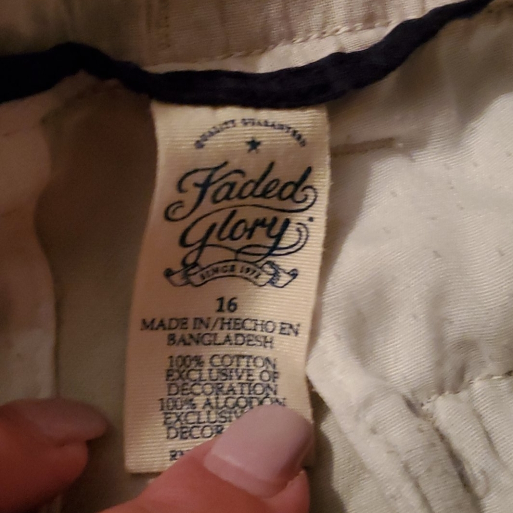 Cargo shorts - Picture 3 of 3
